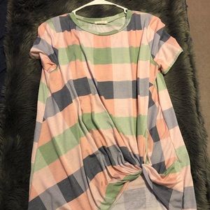 Boutique style shirt (knotted on bottom)